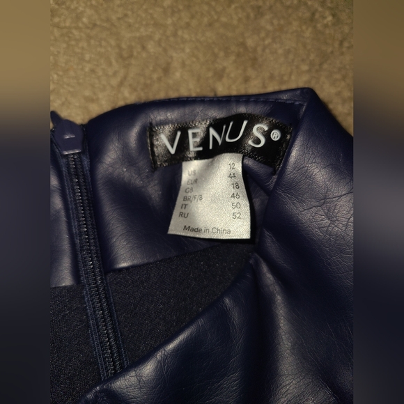 FAUX LEATHER O RINGS TOP - Picture 3 of 8